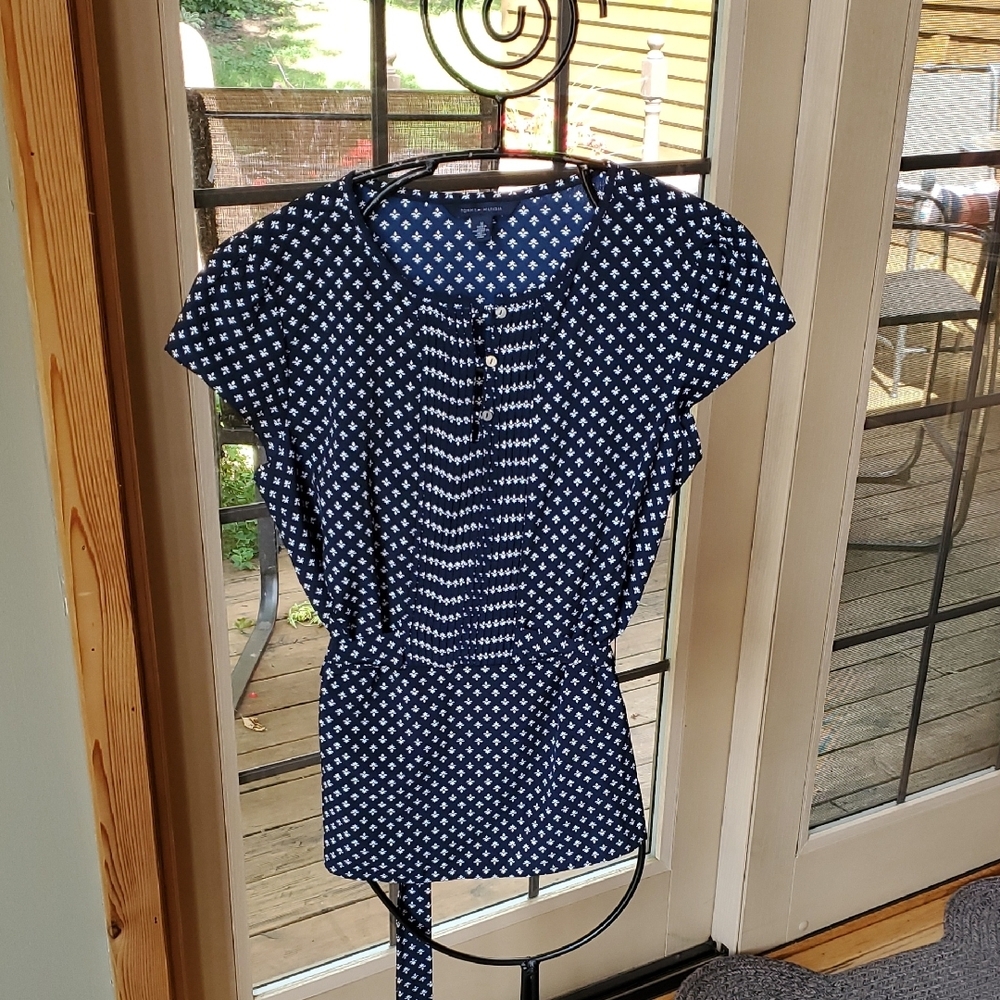 Tommy Hilfiger Blue and White Patterned Sz. M‎ Blouse